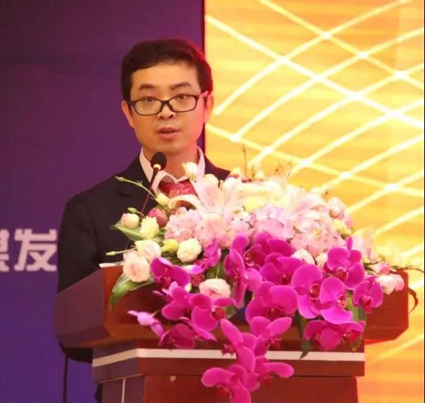 冠瑞·共享健康新时代——冠瑞集团518副经理以上干部任命暨年中表彰大会圆满结束(图7) 冠瑞·共享健康新时代——冠瑞集团518副经理以上干部任命暨年中表彰大会圆满结束(图7)