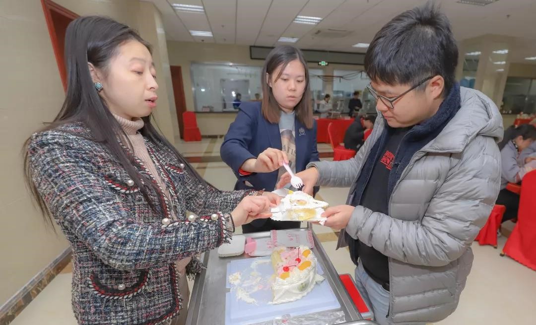 【圣诞礼 生日季】冠瑞(上海)医疗科技产业园圣诞生日趴(图18) 【圣诞礼 生日季】冠瑞(上海)医疗科技产业园圣诞生日趴(图18)